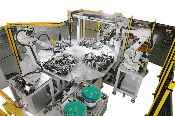 Automatyczna linia produkcyjna do spawania i montażu robotów do plastikowych wykończeń samochodowych